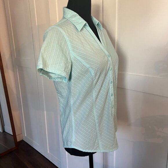 Columbia Women's Short Sleeve Button Down Top - Size Small - Picture 3 of 9